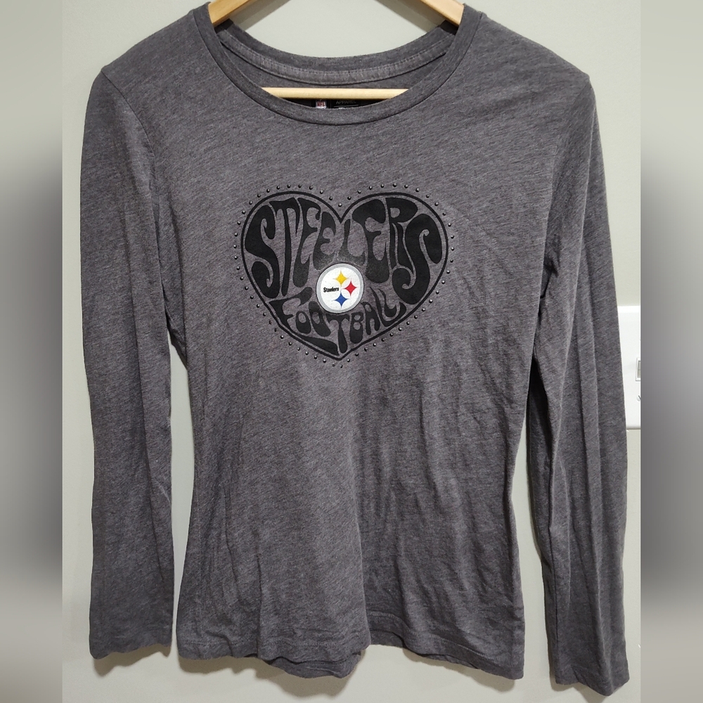 Pittsburgh Steelers Women's Long Sleeve "Heart" Gray T-shirt, Size Medium